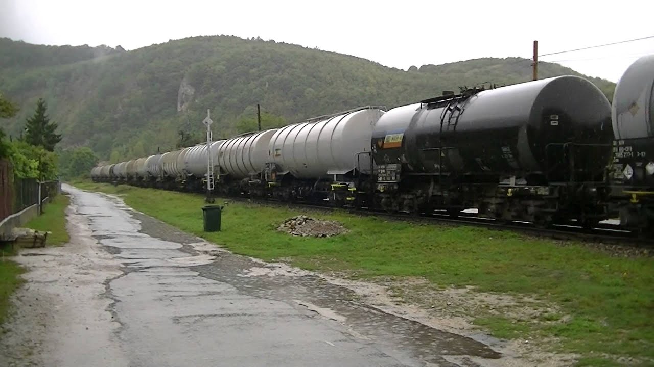 [060-DA, ST43 Loco]CFR MARFA tanker train pulled by 60-1317-1@Vadu Crisului,BH,Romania