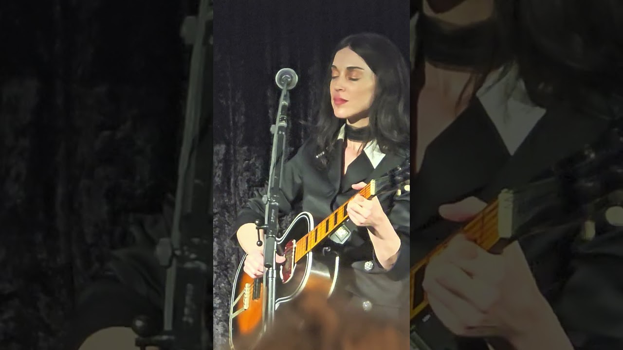 St Vincent - New York - Live (Acoustic) - Crown Aviary, Melbourne 28/11/24
