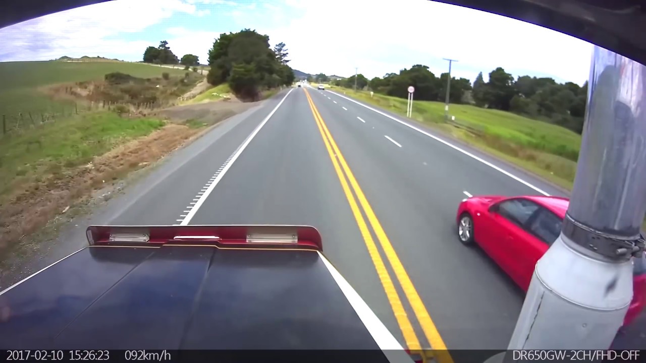 New Zealand Truck Driver's Dash cam footage