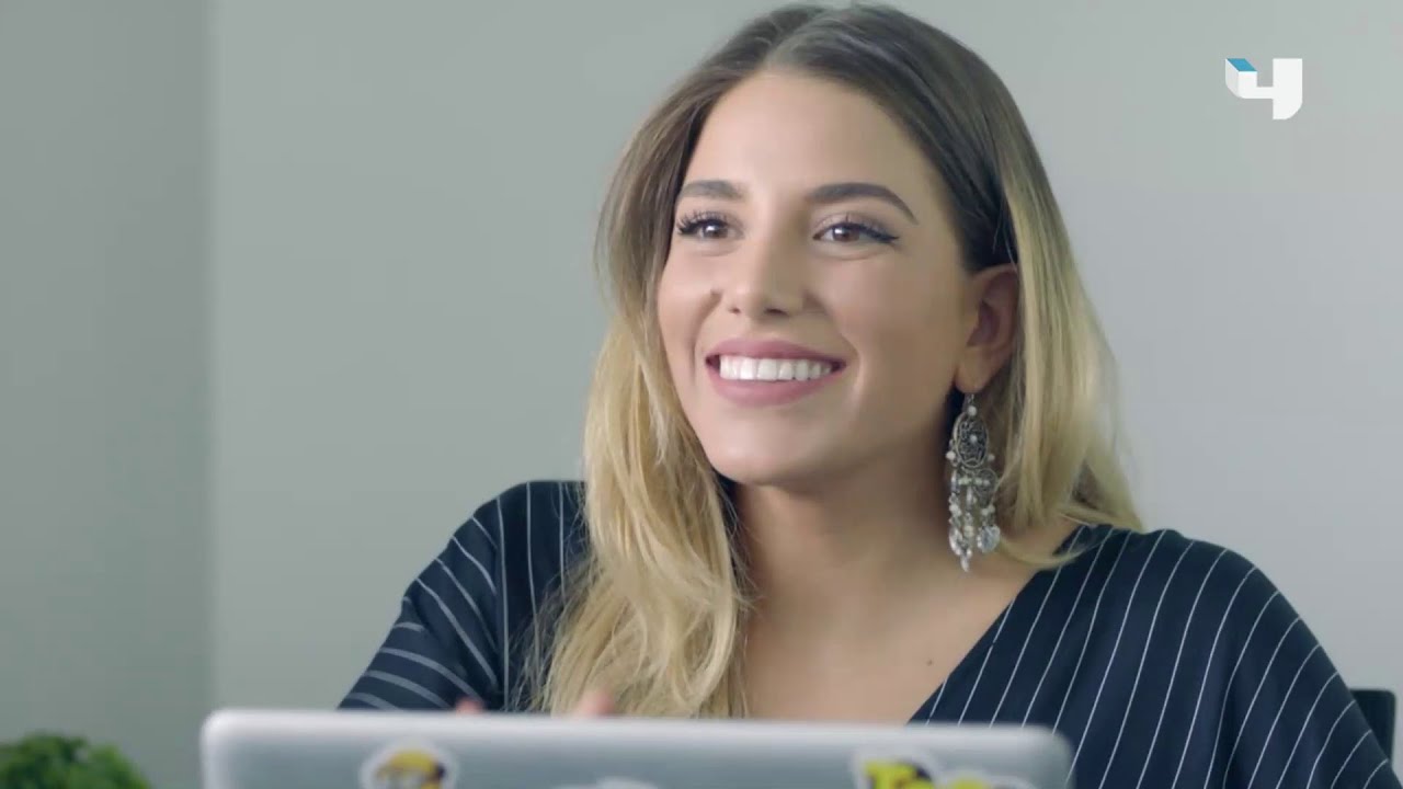 مشهد طريف .. كارلا تصالح جيمي وتبلغه ان عائلتها بانتظاره الليلة !