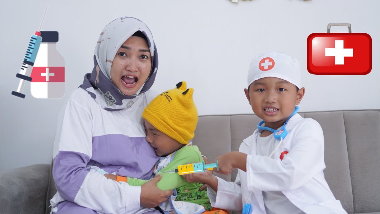 Drama Anak BAYI LUCU TAKUT IMUNISASI - Main Dokter Dokteran | Davino Vlog