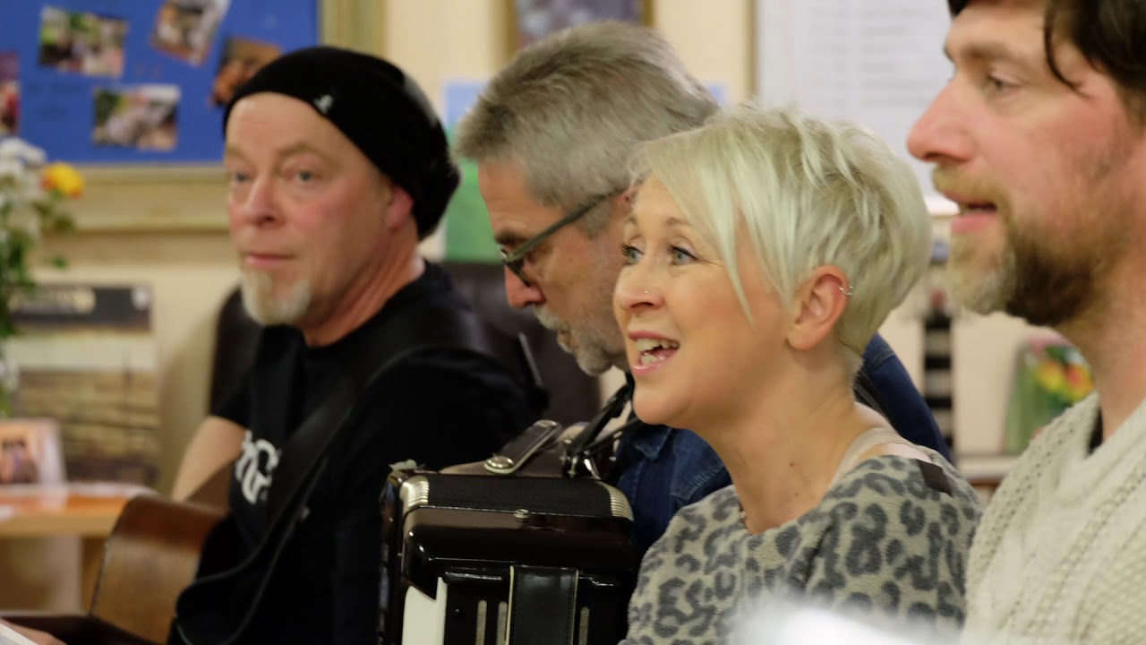 Godewind Unplugged-Konzert in der Demenz-WG