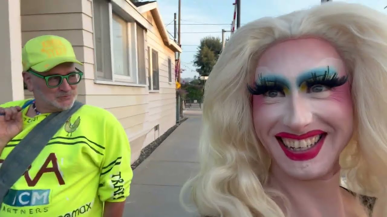 Let's Do a Drag Brunch!