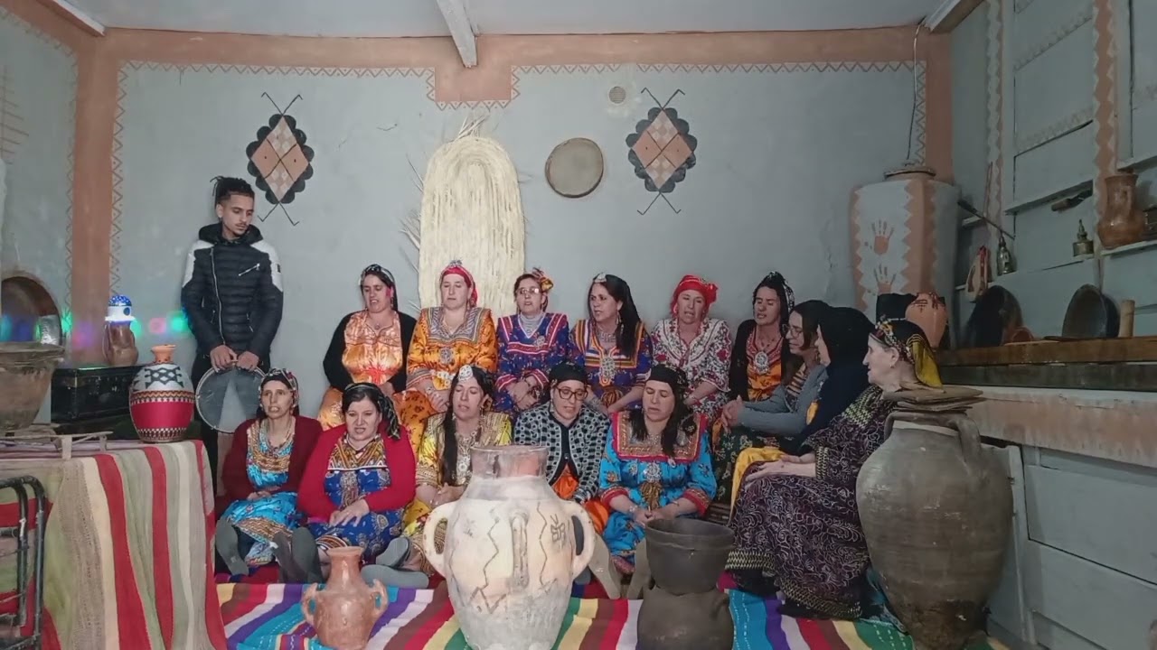 Les Chants des Femmes du village Ait Azouane &agrave; l'occasion du 8 Mars.