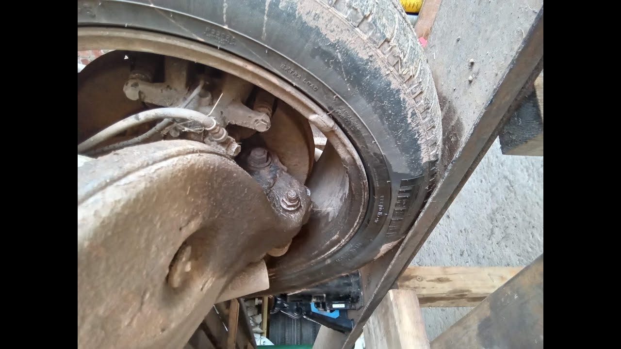 Range rover L322 Rear brake pipe renewal after burst pipe due to rust.