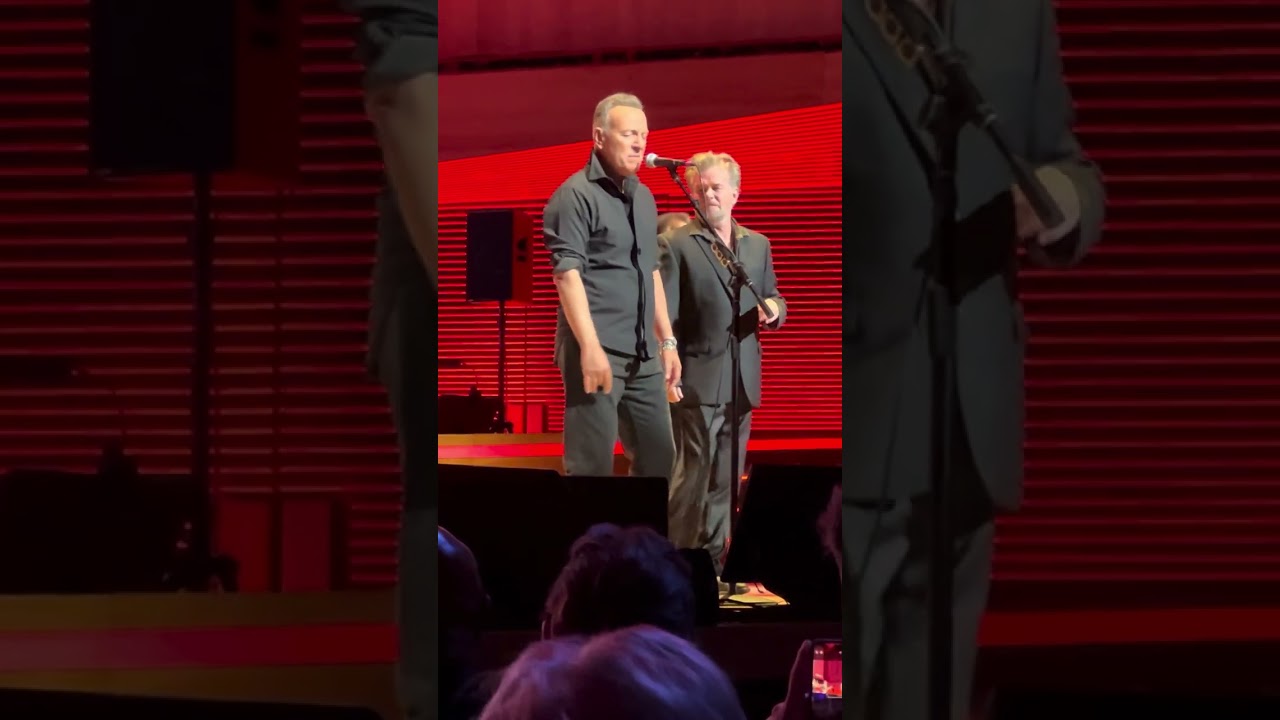 Bruce Springsteen & John Mellencamp sing ‘Wasted Days’ at Stand Up for Heroes - 11/06/23