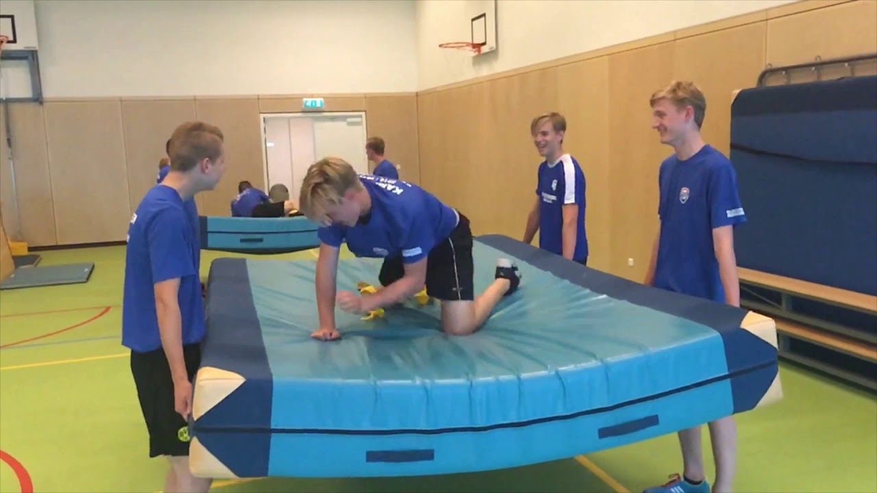Gymles: Teambuilding 14: dikke mat race