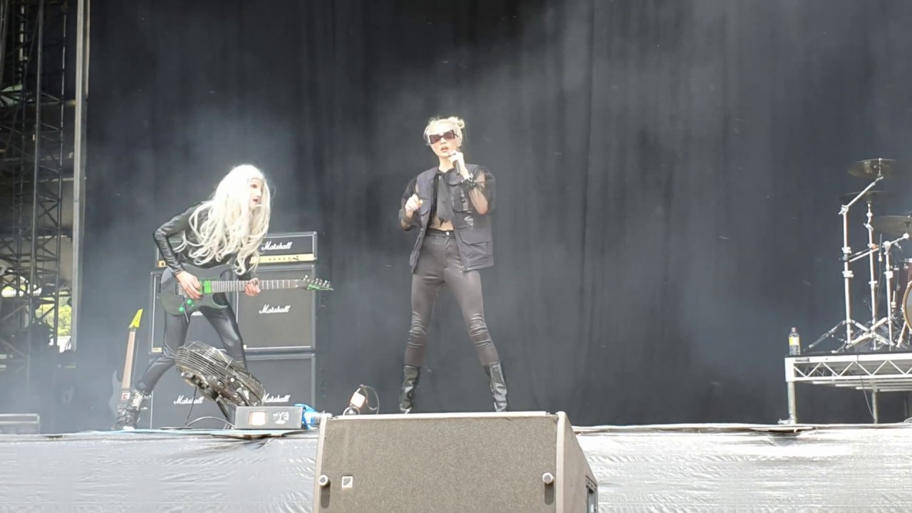 Poppy - X (Live @ Brisbane, Australia, Good Things Festival) 8-Dec 2019