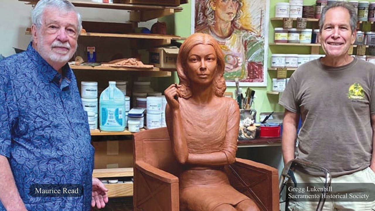 Sculptor Lisa Reinertson : Joan Didion Statue