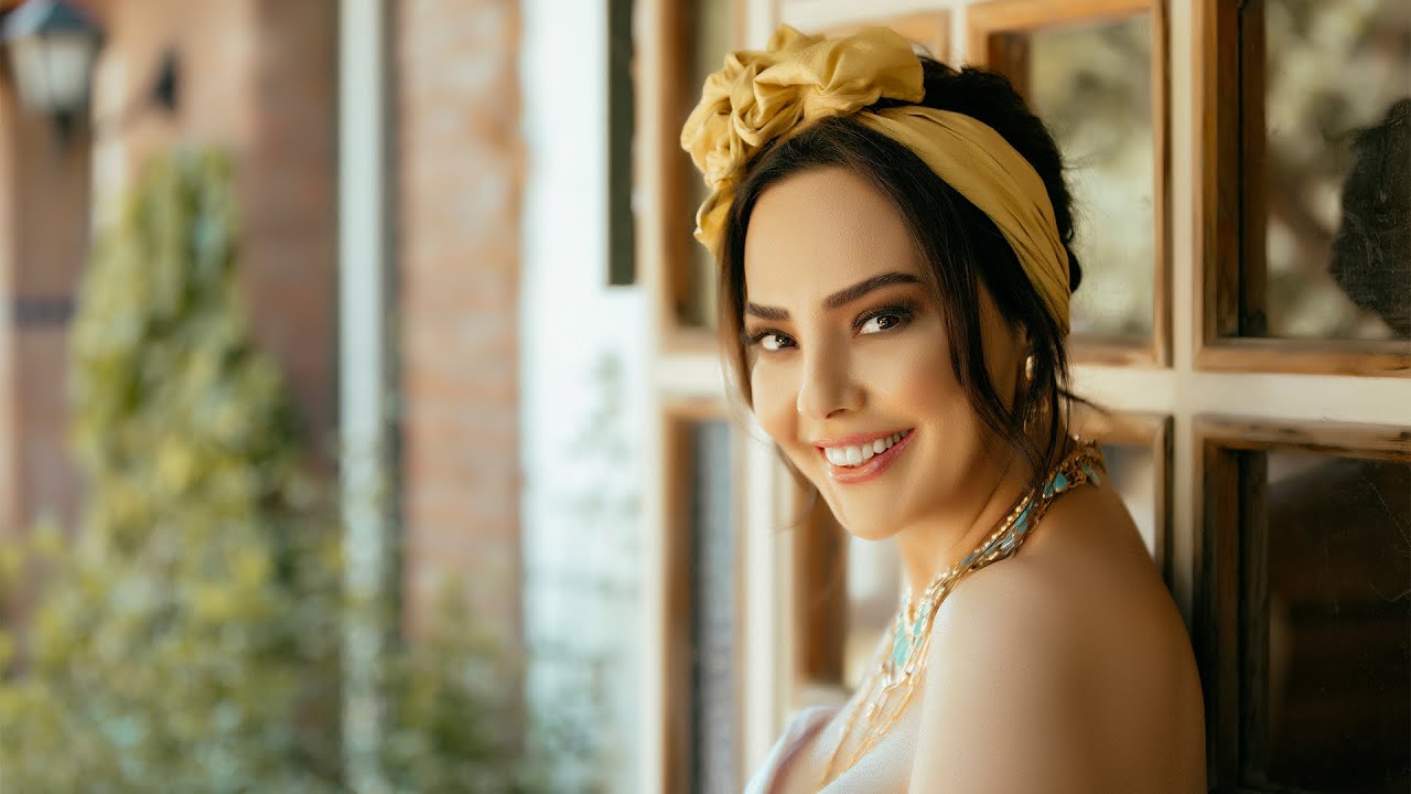 Ebru G&uuml;ndeş - &Ccedil;abuk Unutma (Video Klip)