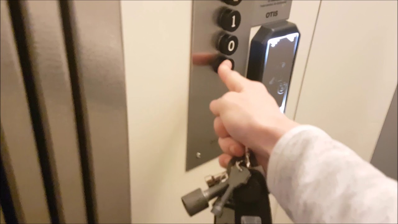 Otis Pre-Lexan single speed elevator @Condorcet Residence in Lens, North France