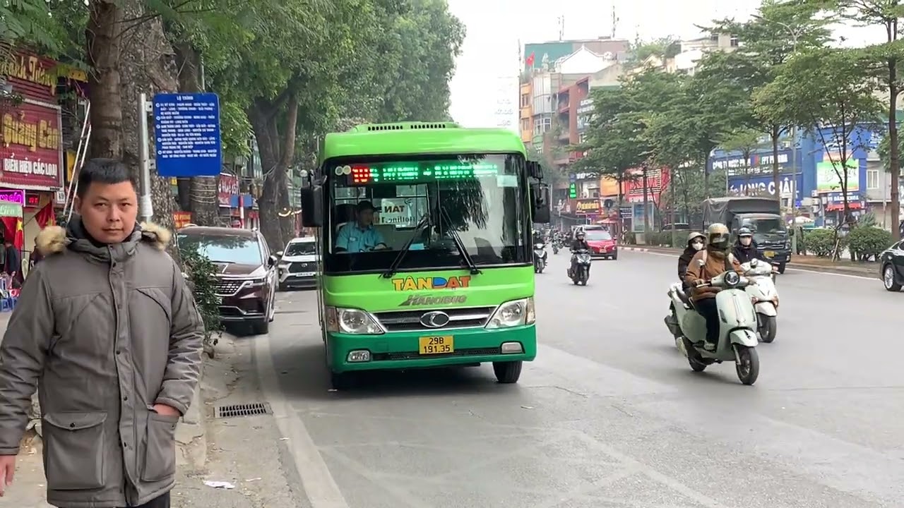ĐIỂM DỪNG XE BUÝT HÀ NỘI NGÃ TƯ SỞ / Hanoi Bus Stop 