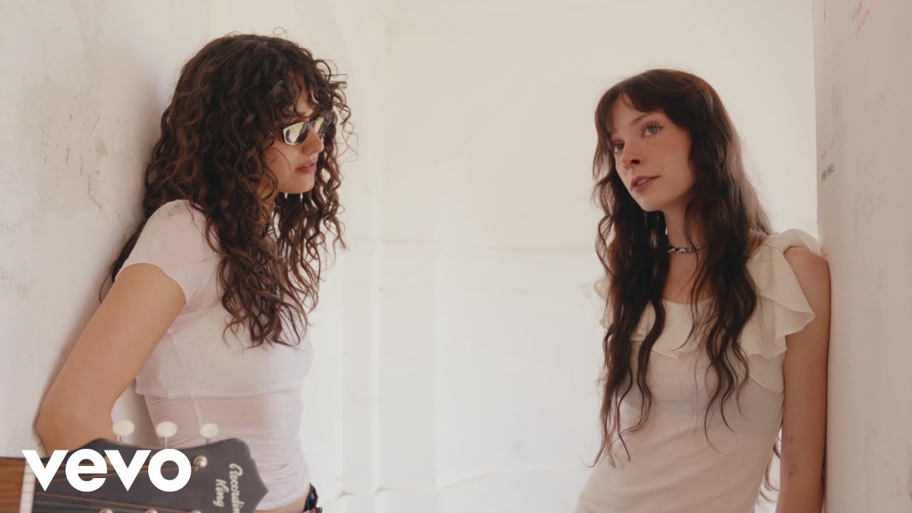 Holly Humberstone, Asha Banks - Dive (Live from Hyde Park)