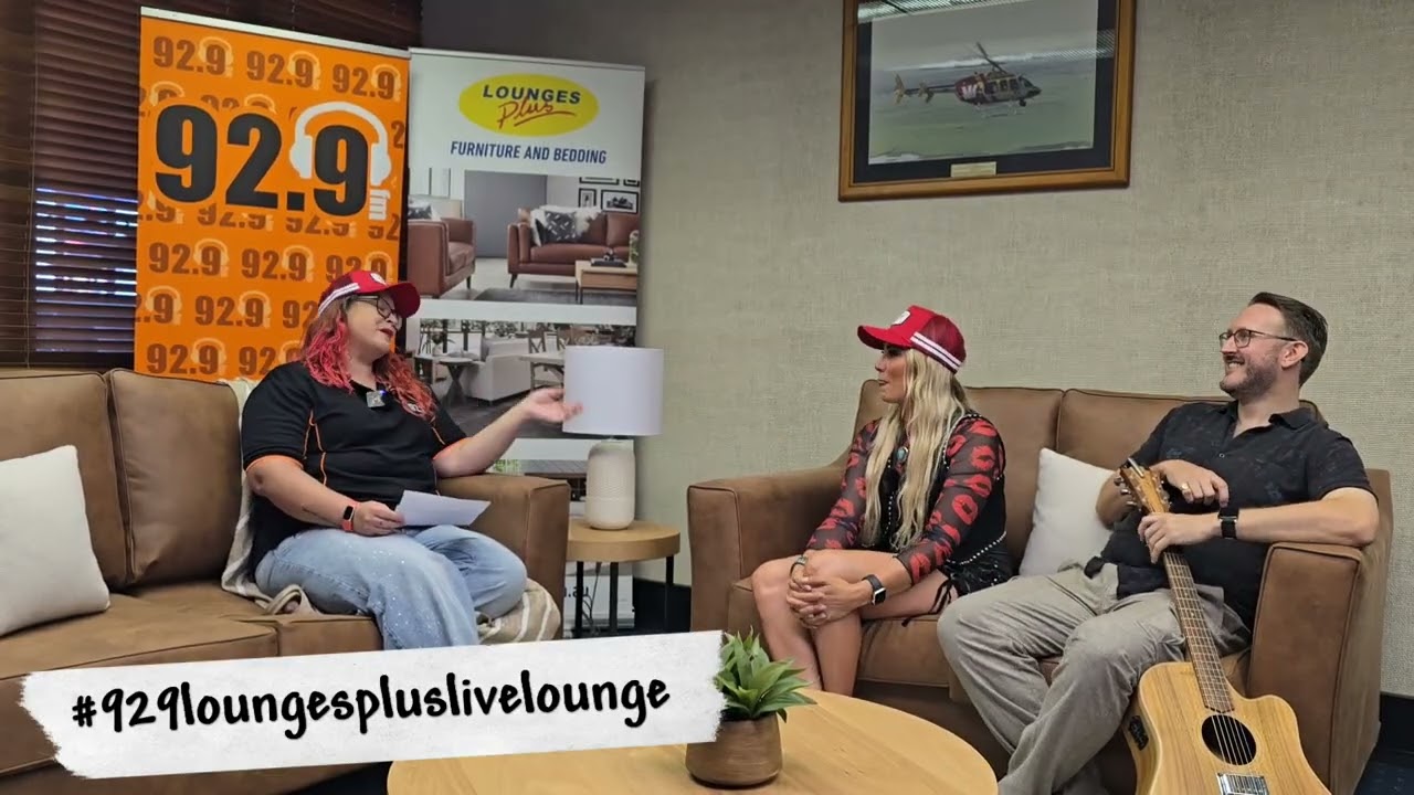 Amz chats with Hayley Jensen on the Lounges Plus Live Lounge!