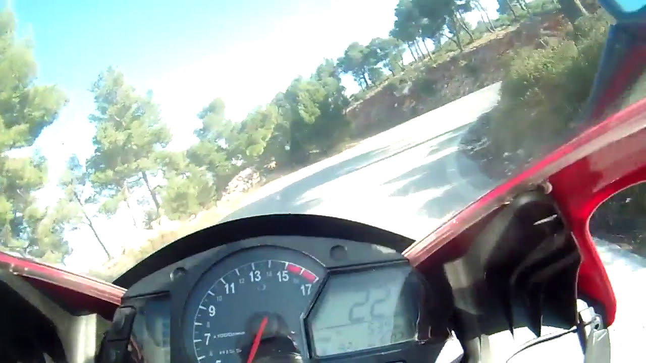 Penteli tt GSX-R 1000 and CBR 600 fun on twisties ΠΕΝΤΕΛΗ ΤΤ 3:50(penteli TT) スズキ