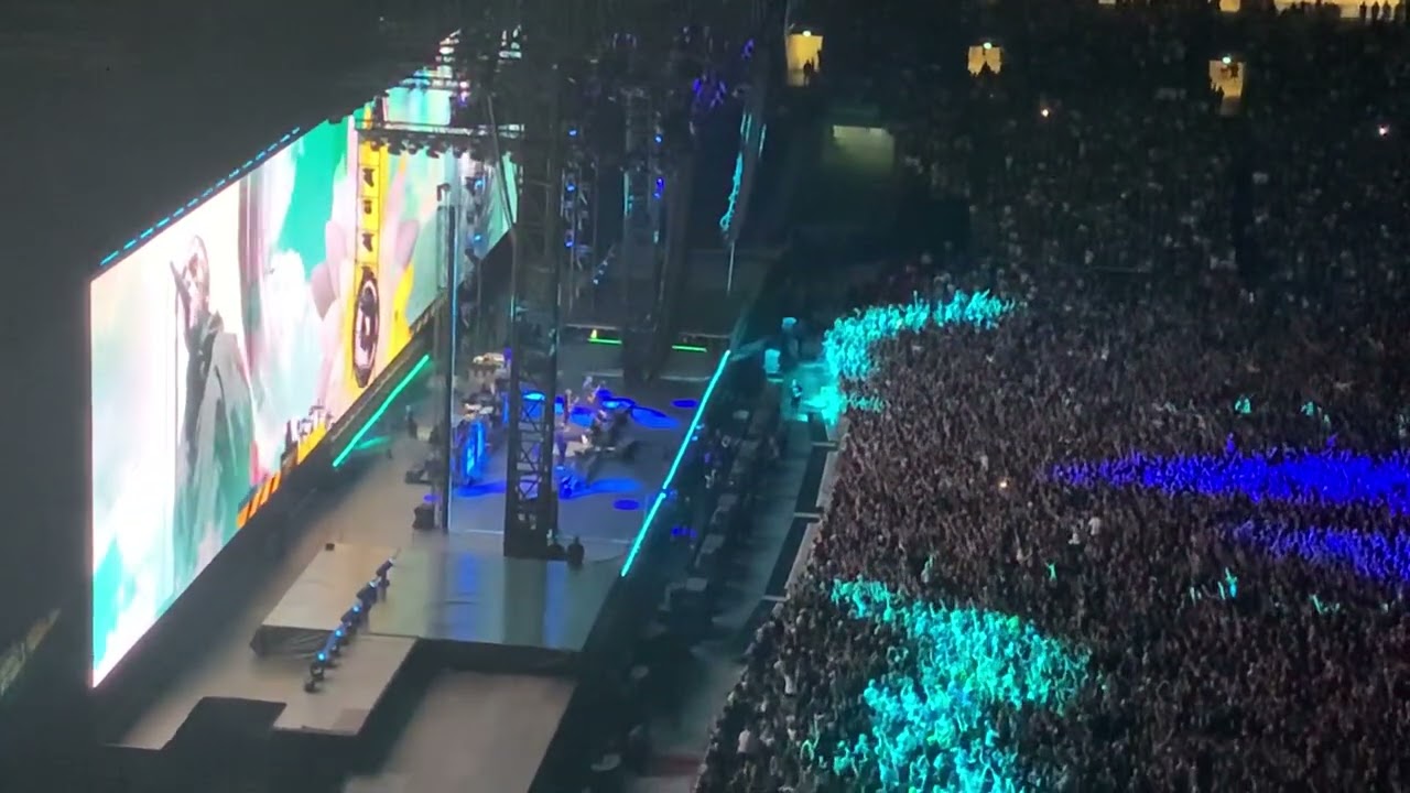 Live Forever - Oasis live in Sydney 2025