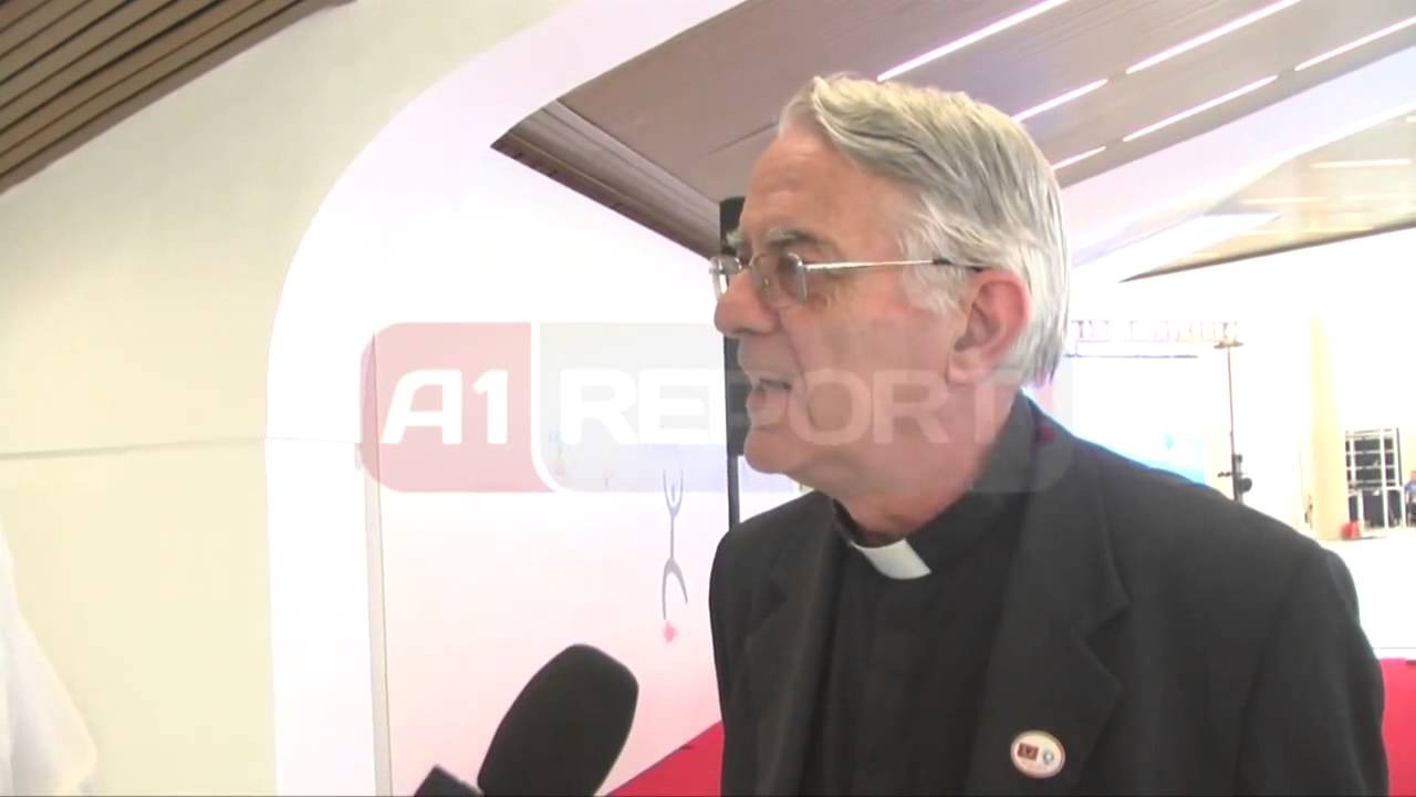 Federiko Lombardi Zedhenesi i Vatikanit interviste per A1 TV, gazetar Arber Hitaj.