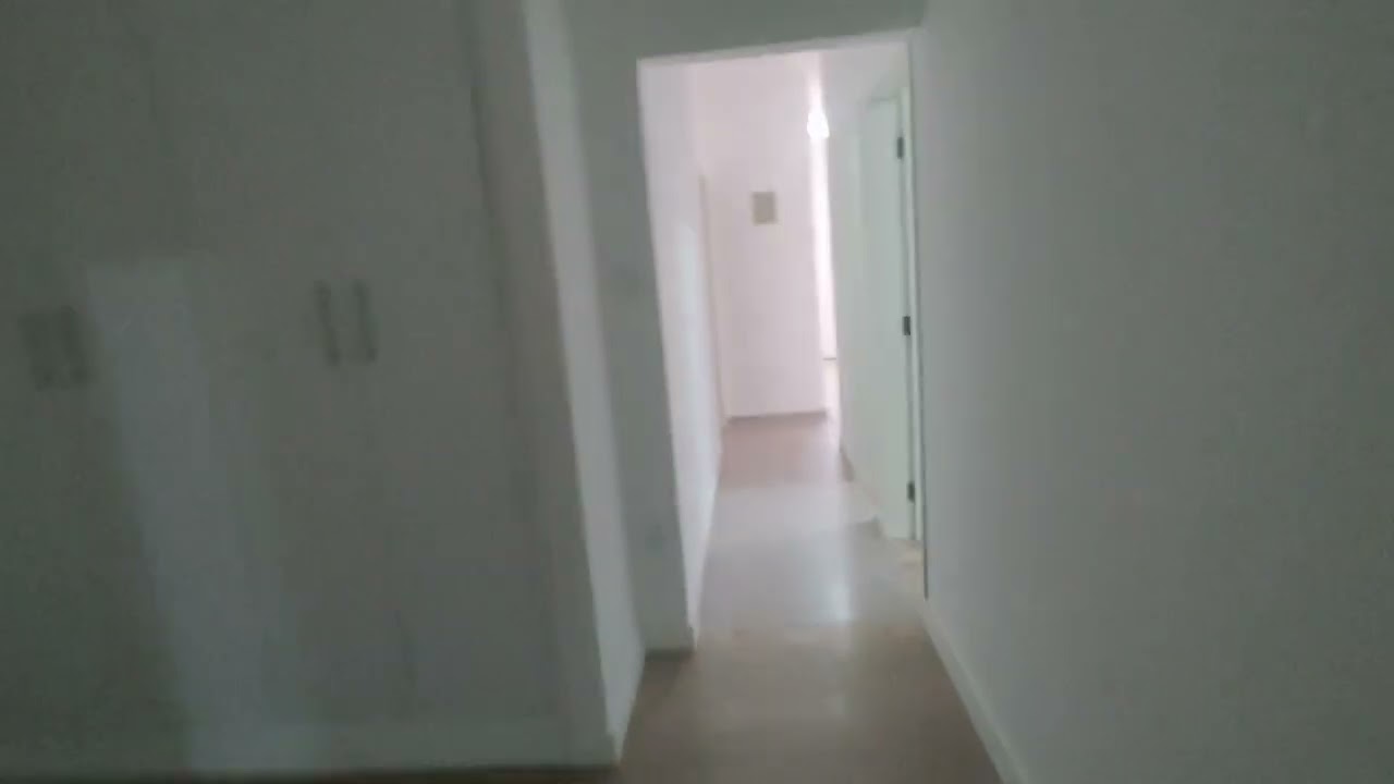  Casa sa 128m2 - Terreno 300m2 - Bairro Parque Industrial - Imperdível.