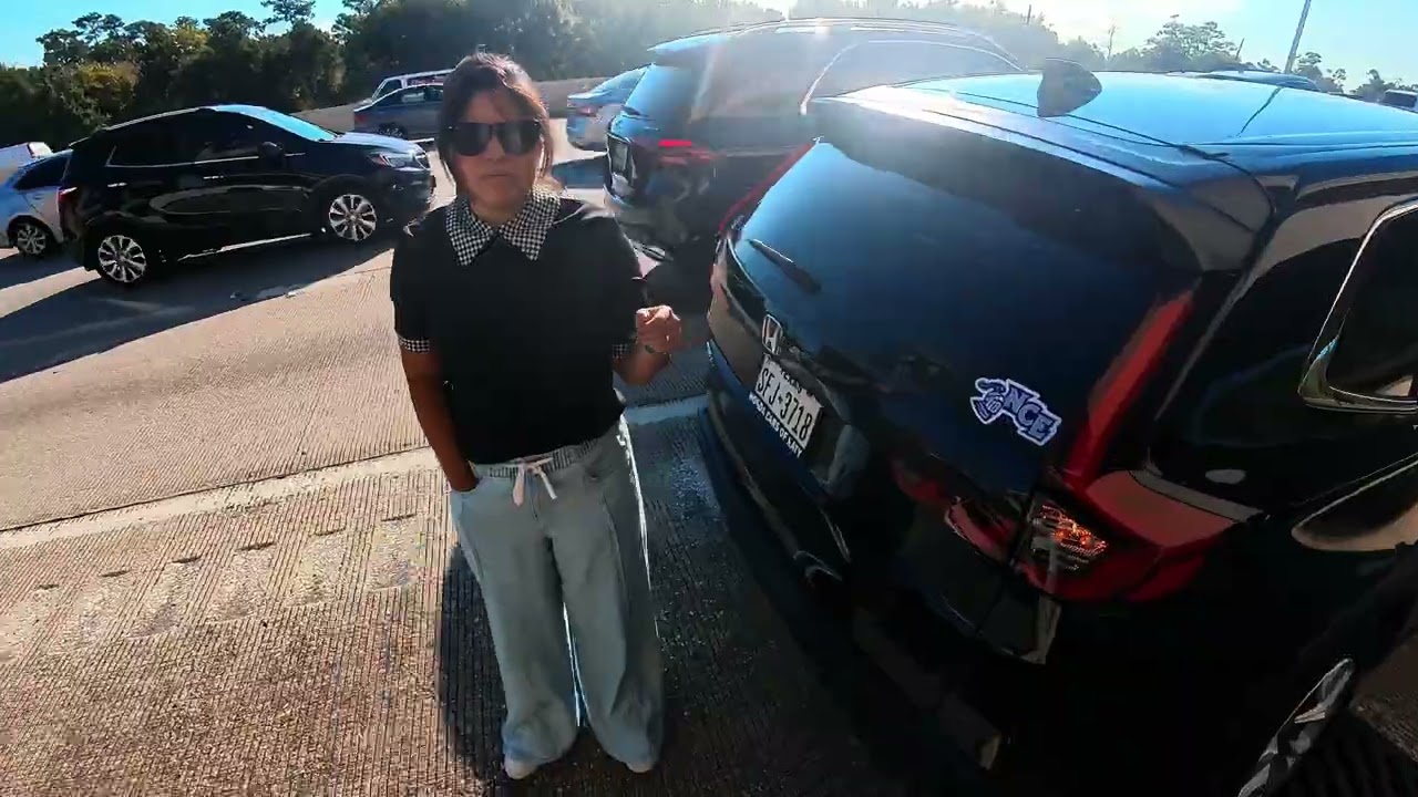 Helping a Stranded Stranger get off of this busy Highway. #roadside #automobile #community #help #yt