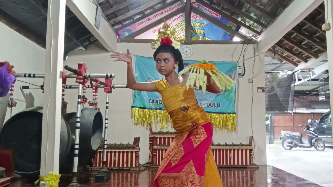 Ujian Tari Pendet Elin, jangan lupa like dan subcrabe ya. Terimakasih