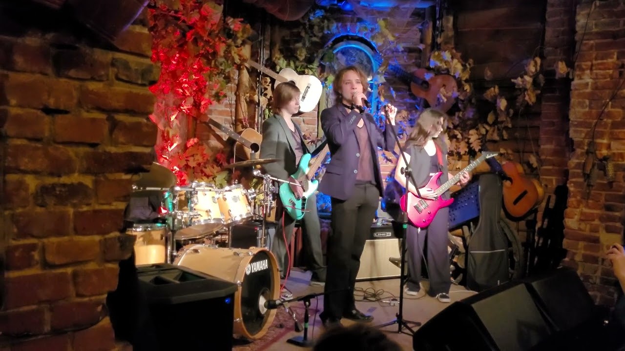 Amore Amaro - Love is dead (Live at Keja pub)