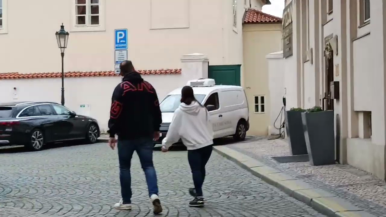 793. Praha1 Stare mesto. Під Карловим мостом.