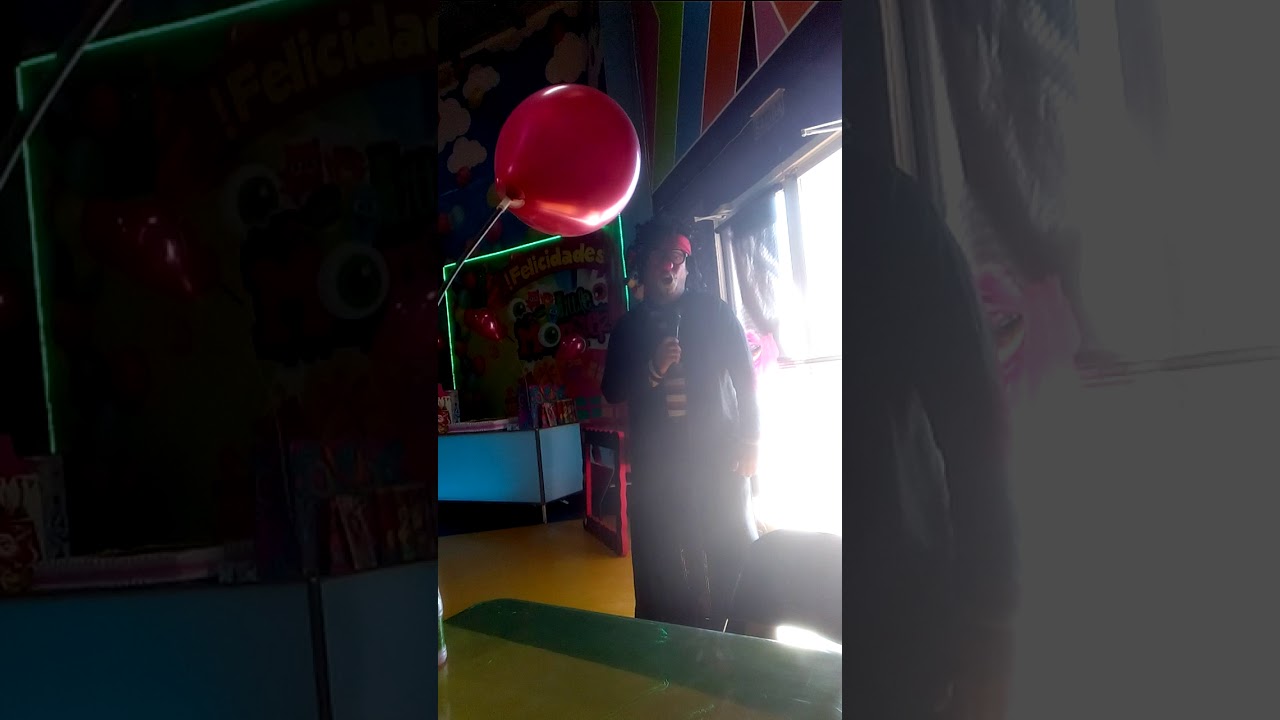 Mori de risa con este payaso tomatito