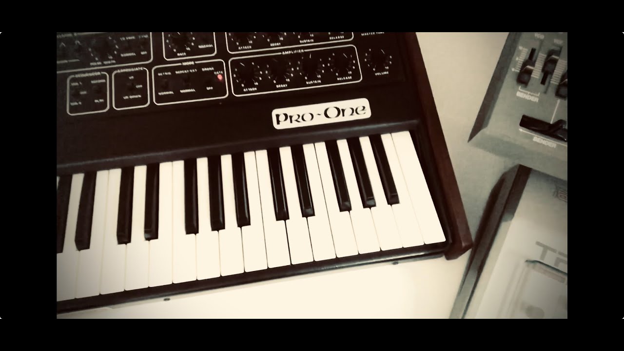Sequential circuits Pro-One + Roland TR-808 + Roland SH 101 techno session