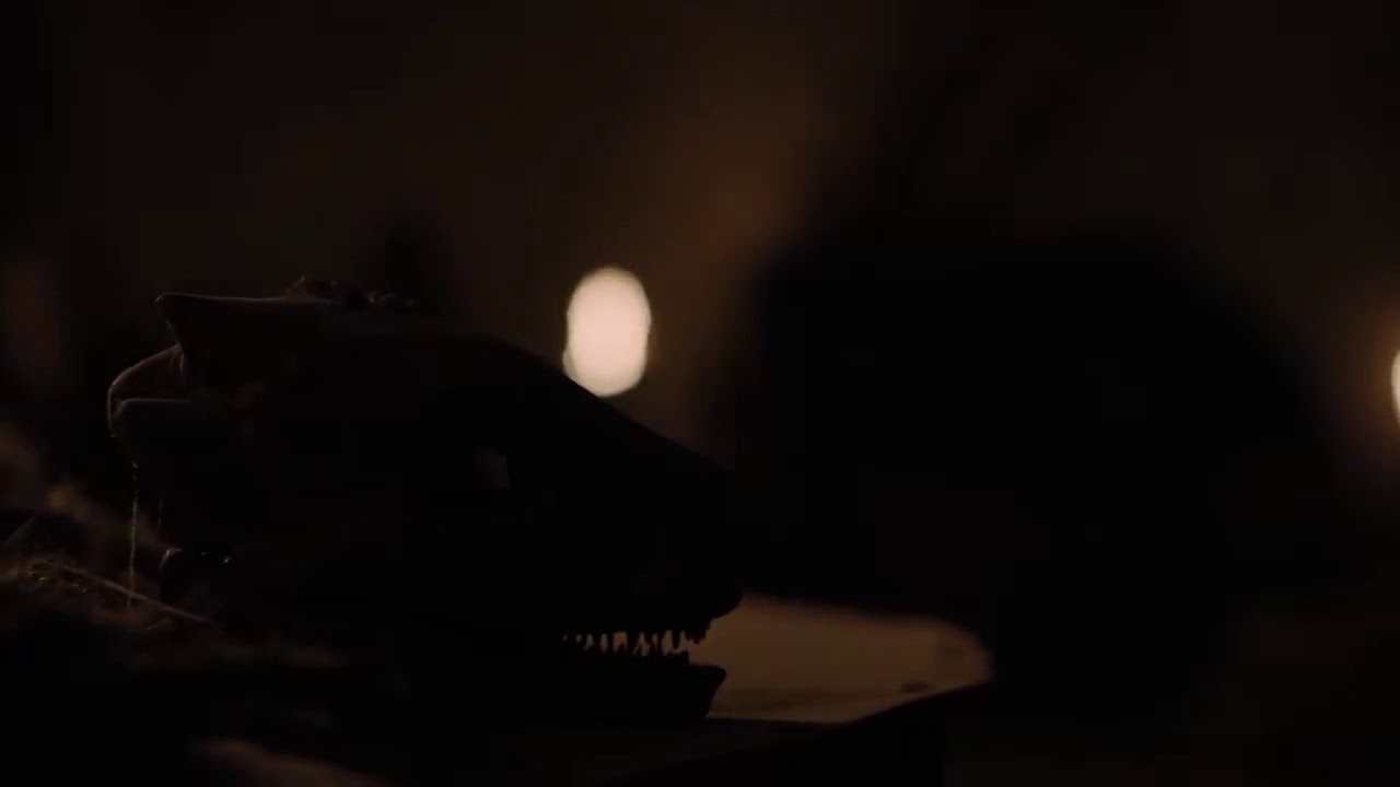 Qyburn and Cersei visit Balerion&rsquo;s skull [7x02]