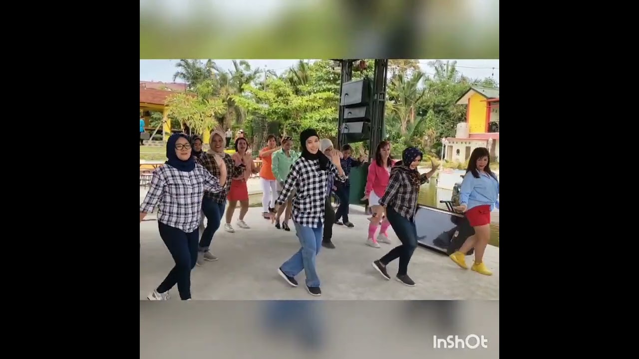 gadis melayu tortor batak