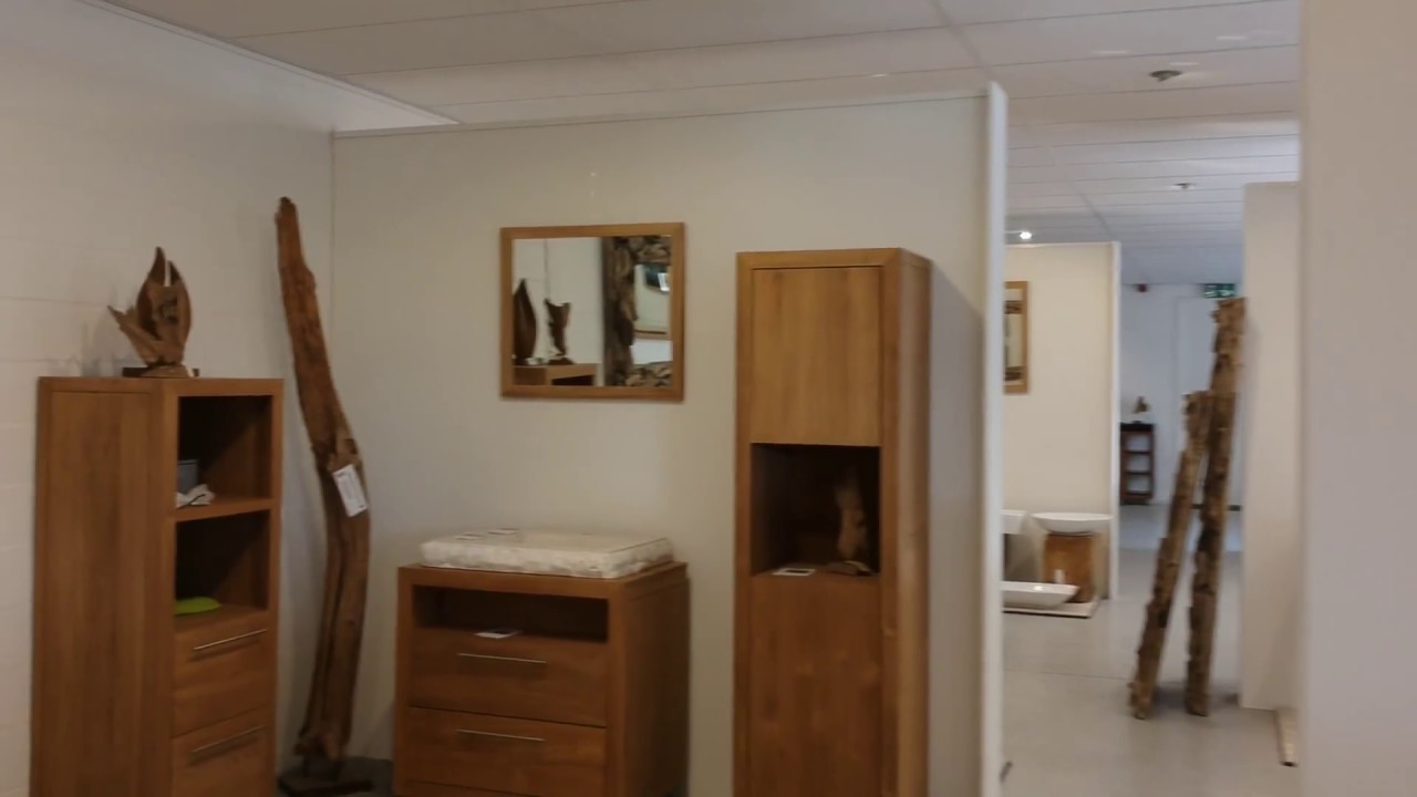 Badkamermeubels, Wasbakken, Waskommen, Binnentegels,Badkamerkranen en Spiegels.
