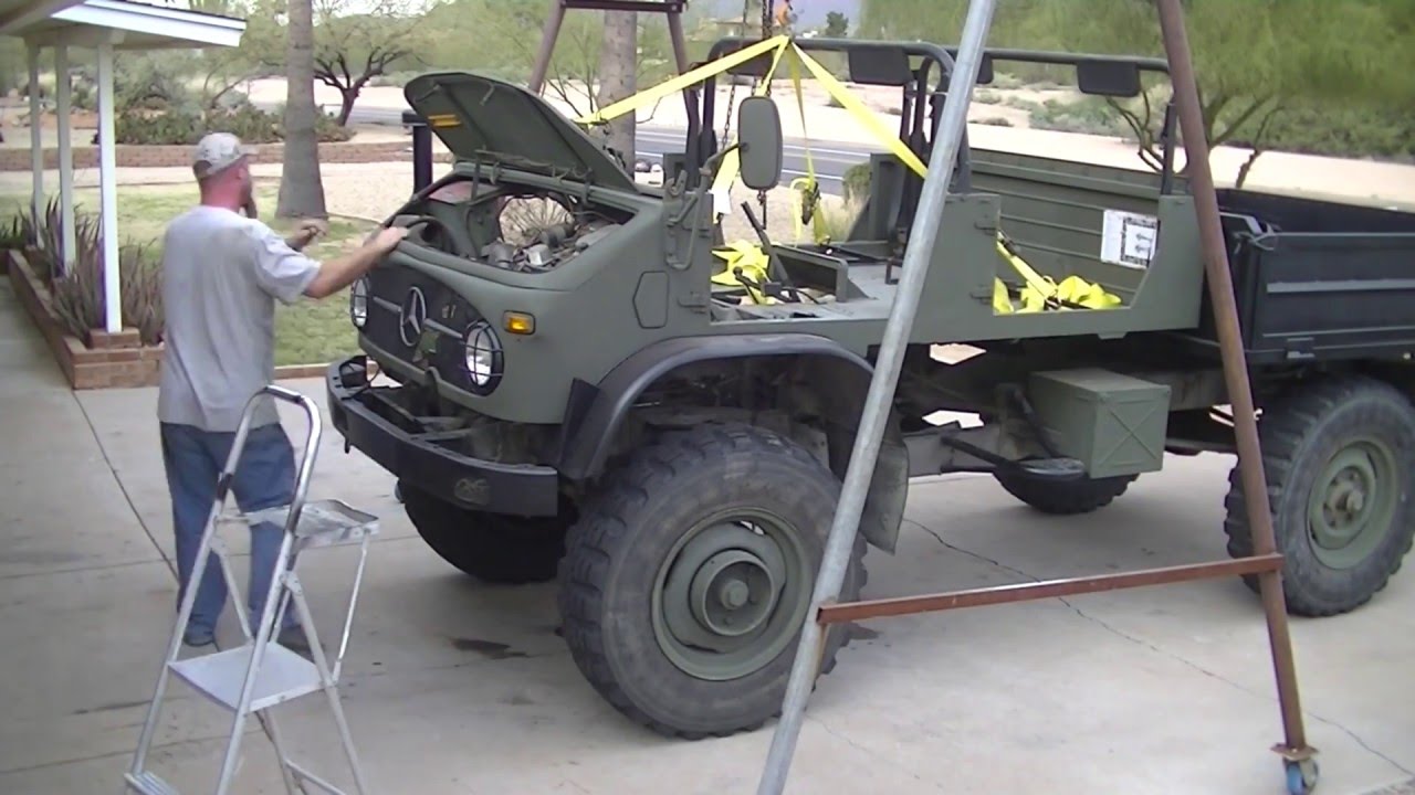 Unimog 404 Doka Engine Replacement - Time Lapse