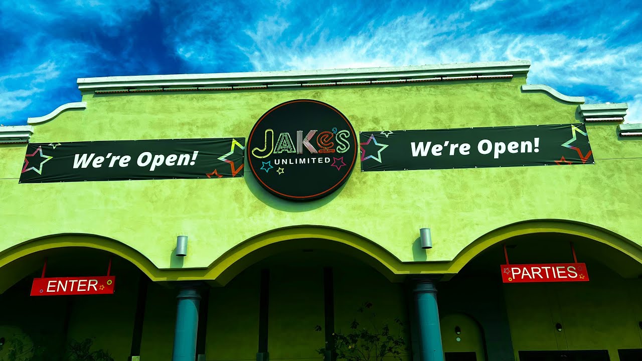 MASSIVE ARCADE! Jake's Unlimited Store Tour (Mesa, Arizona)