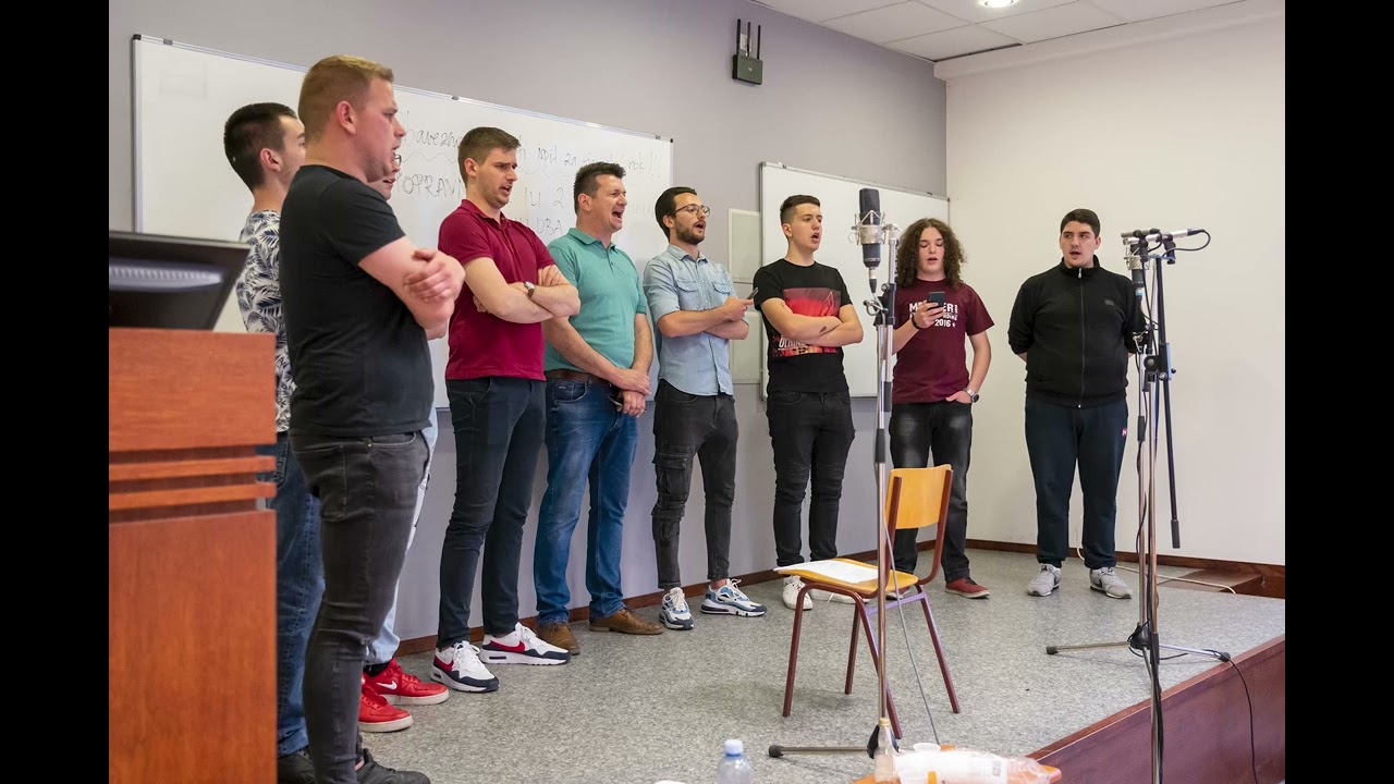 Davor Bjedov i Muška pevačka grupa KUD-a 