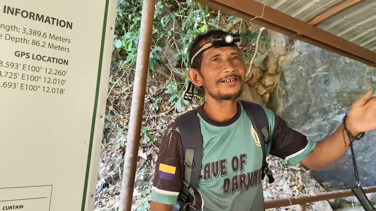 Mysterious Graves, Writings & Dark secrets in Gua Kelam - Literally 