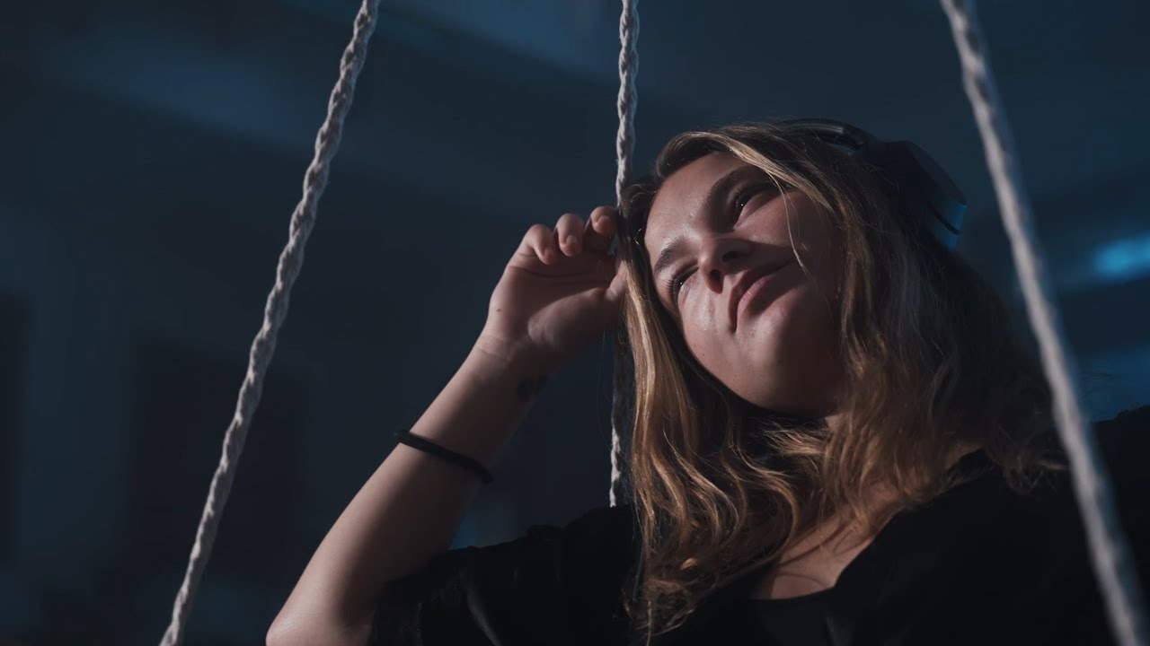 Opia feat.  Evvie - Maková