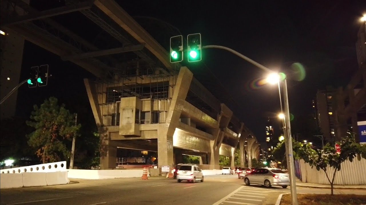 Cidade de São Paulo a  noite - da estação Campo Belo - a Brooklin