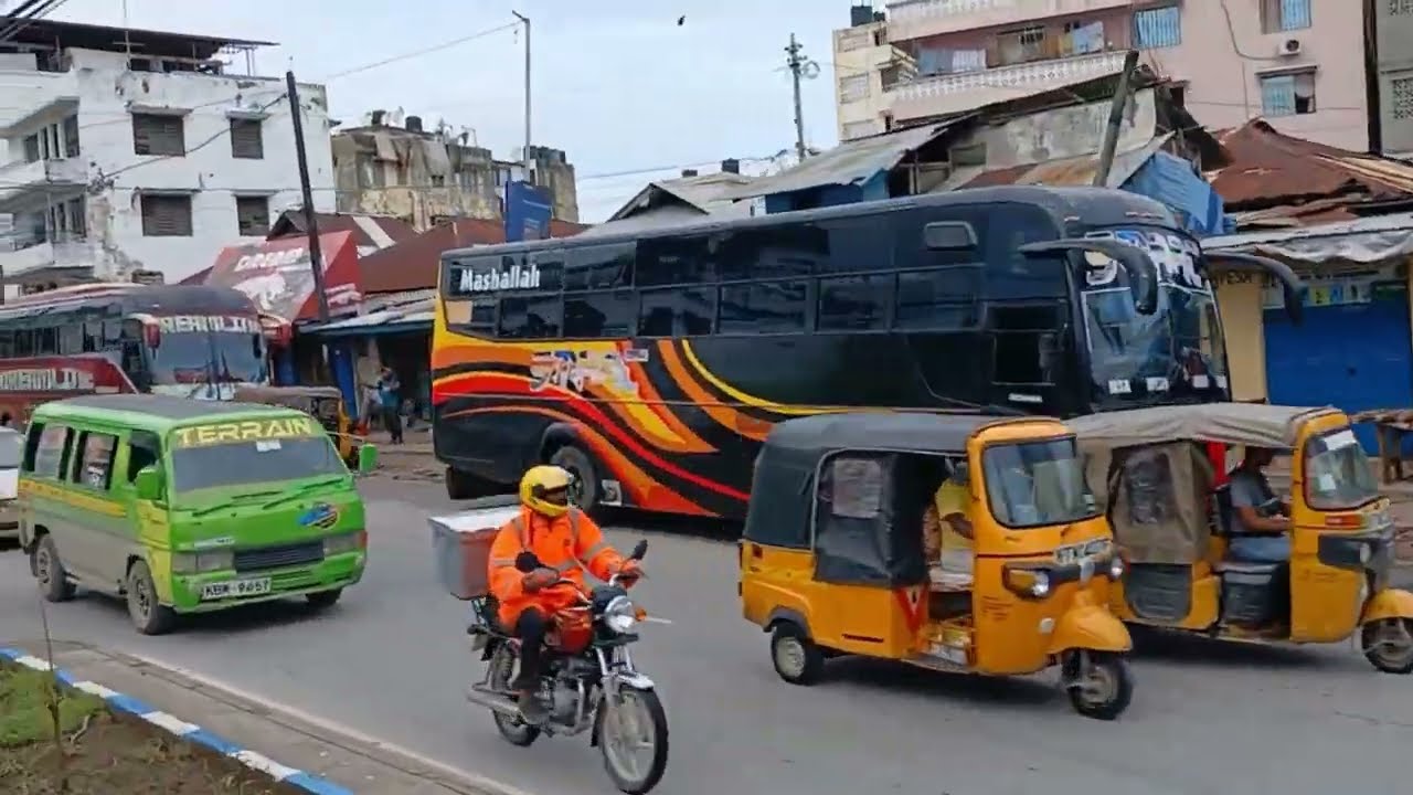 Cruising Through Mombasa Town Centre 🚗🌴 #Mombasa #MombasaTown #KenyaDrive #DrivingInKenya #Urban