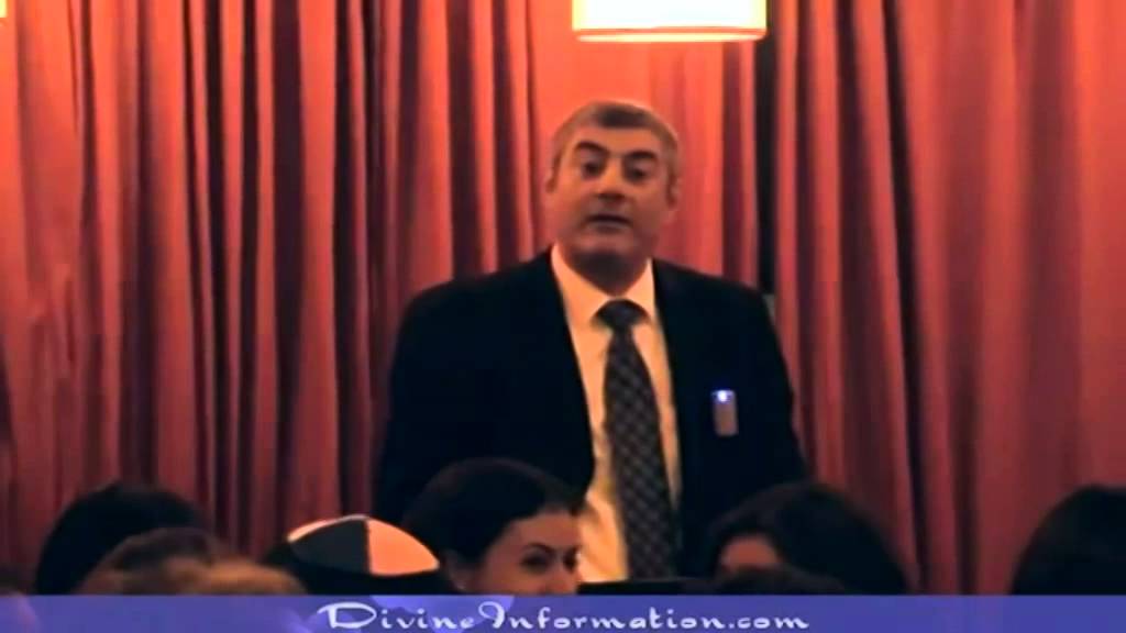 Rabbi Yosef Mizrachi Battles A Christian During Lecture on Validity of New Testament / Jesus Christ