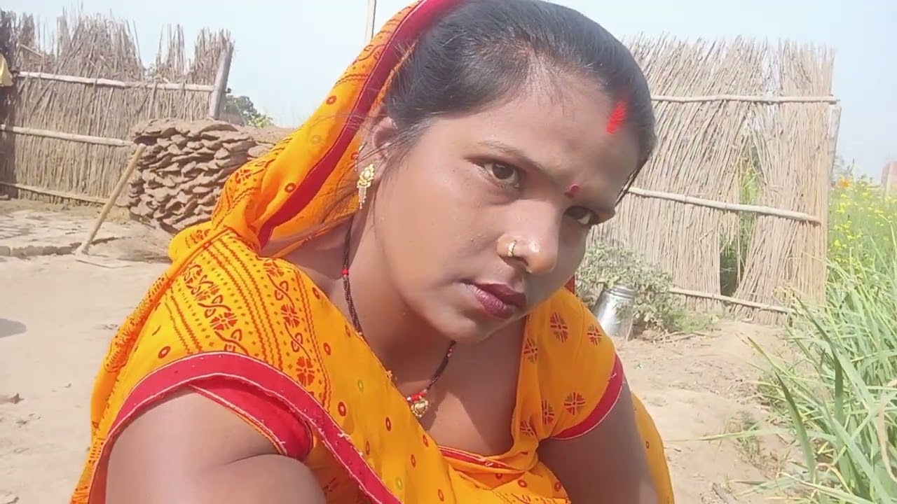 निखिल जौनपुरिया मैं अपने खेत में ब्लॉक बनाई हूंदोस्तों