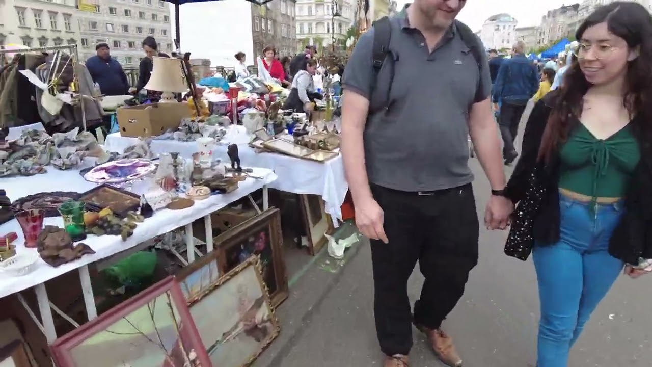Exploring the Vibrant Naschmarkt Vienna: Flohmarkt, Culinary Delights, and Souvenirs
