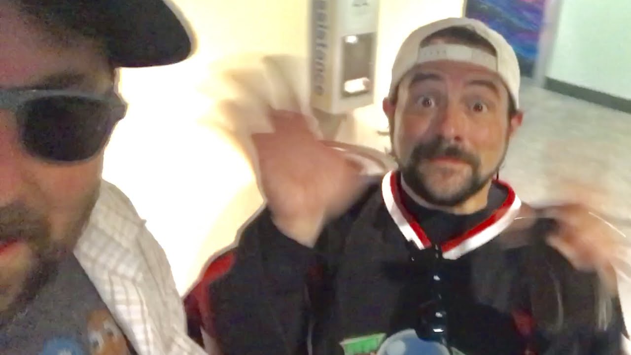 TDW 1844 - Vlogging With Kevin Smith at Stan Lee's Handprint Ceremony