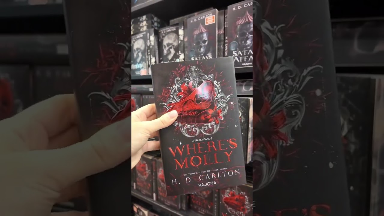 книжные эксклюзивы с выставки в тгк daryanemk 🥹🎀 #rebeccayarros #hdcarlton #darkromance