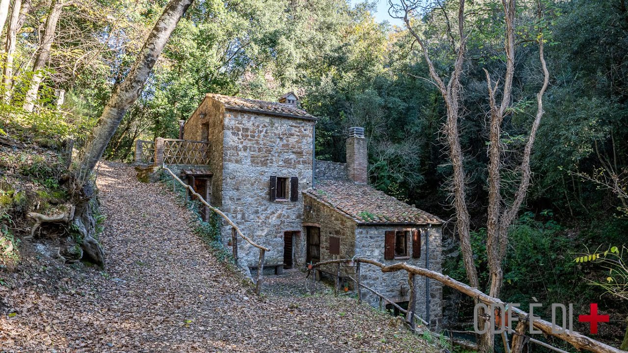 Visita dell'immobile | Tatti (GR), Italy | Mulino ristrutturato con corso d'acqua
