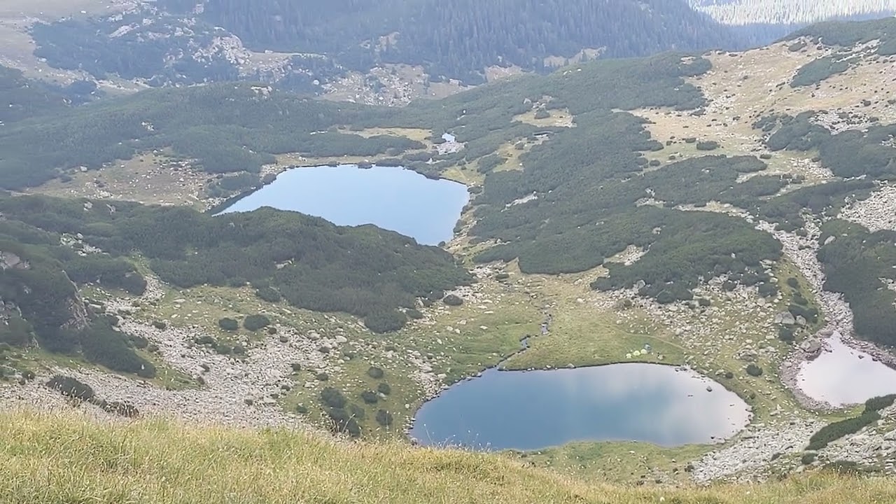 Panorama lacuri din muntii Parang