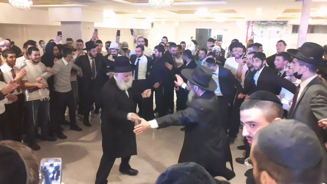 הרב ראובן אלבז - רוקד במסיבת פורים-  Dj שלומי טויטו 053-3106318