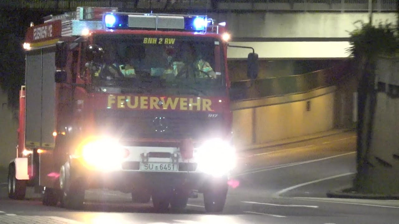 DB Notfallmanager + FF Bornheim + Alfter + Rheinbach + DRK + JUH + THW bei Großübung in Bornheim