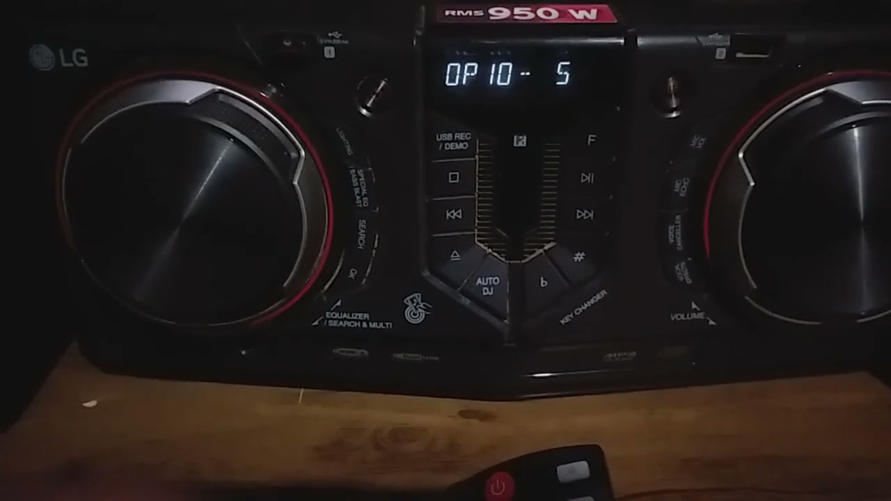 LG CL 65 mostrando códigos originais e melhorando grave.