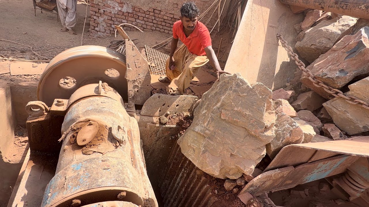 Giant Boulder Jammed the Crusher! Watch How Workers Clear the Blockage #stonecrusher 