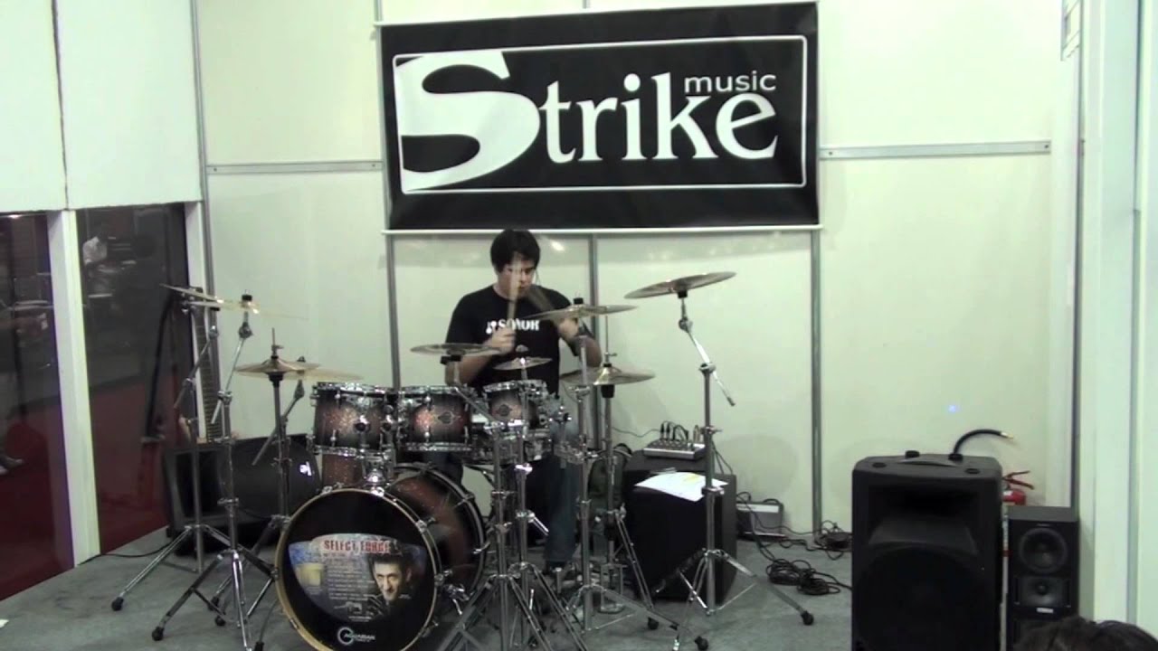 Edison Piva - Sonne - Rammstein cover - Expomusic 2011 Workshop